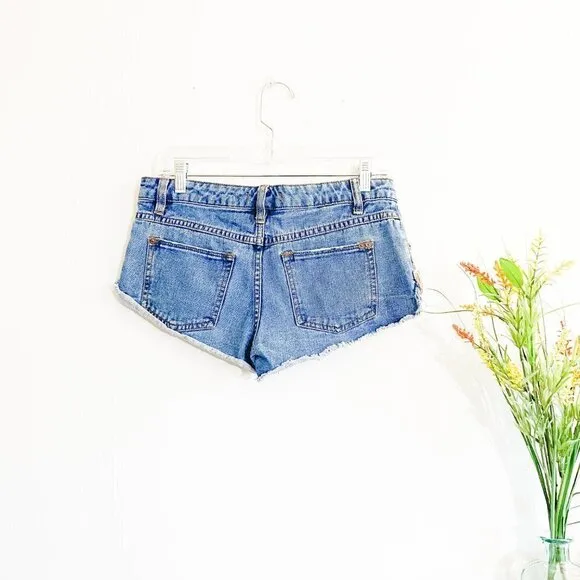 🦋 FREE PEOPLE Denim Jean Shorts Mid Rise Roll Up 25 Causal Festival Everyday