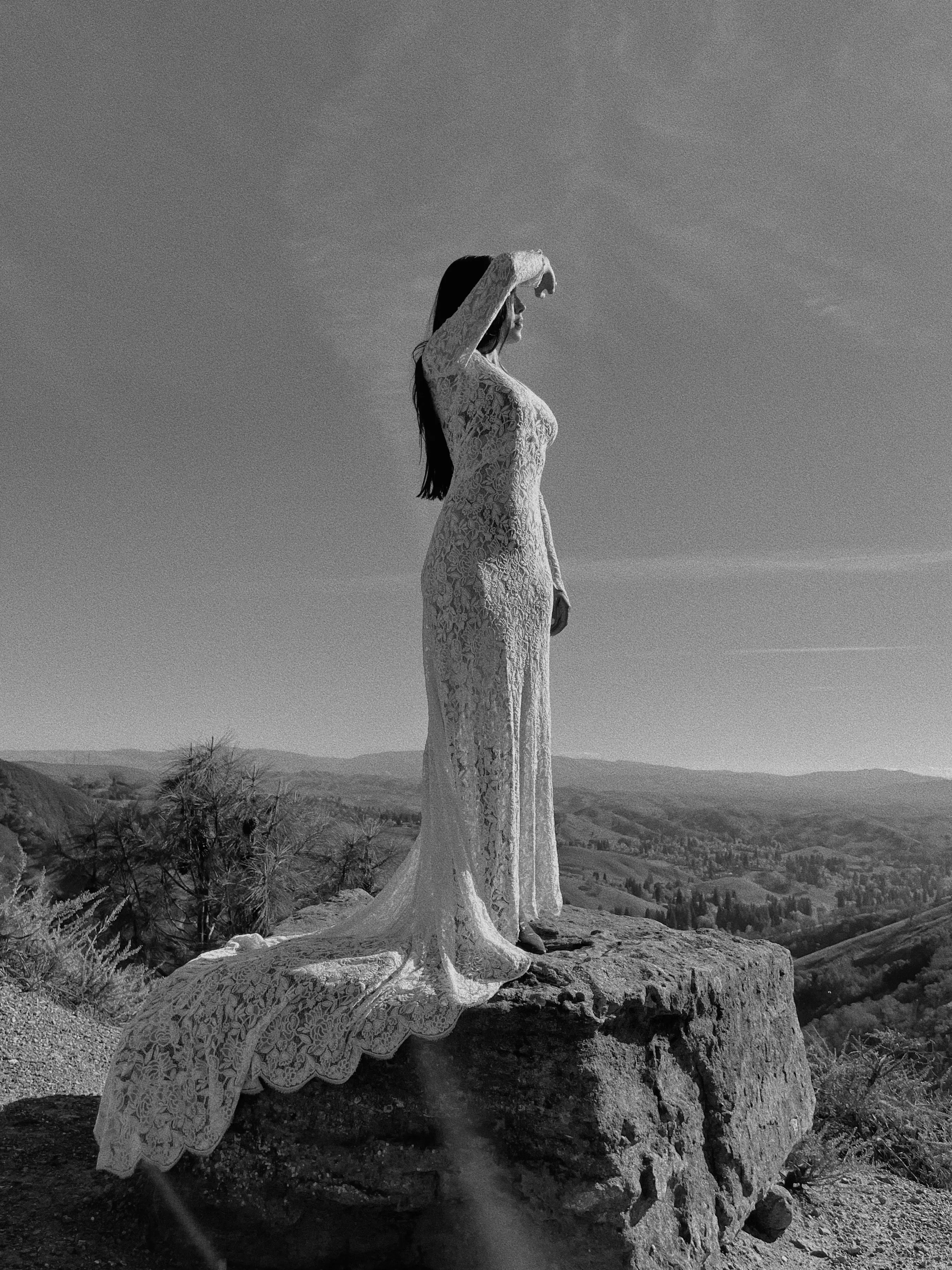 1930s Ivory Lace Button Back Trained Wedding Gown