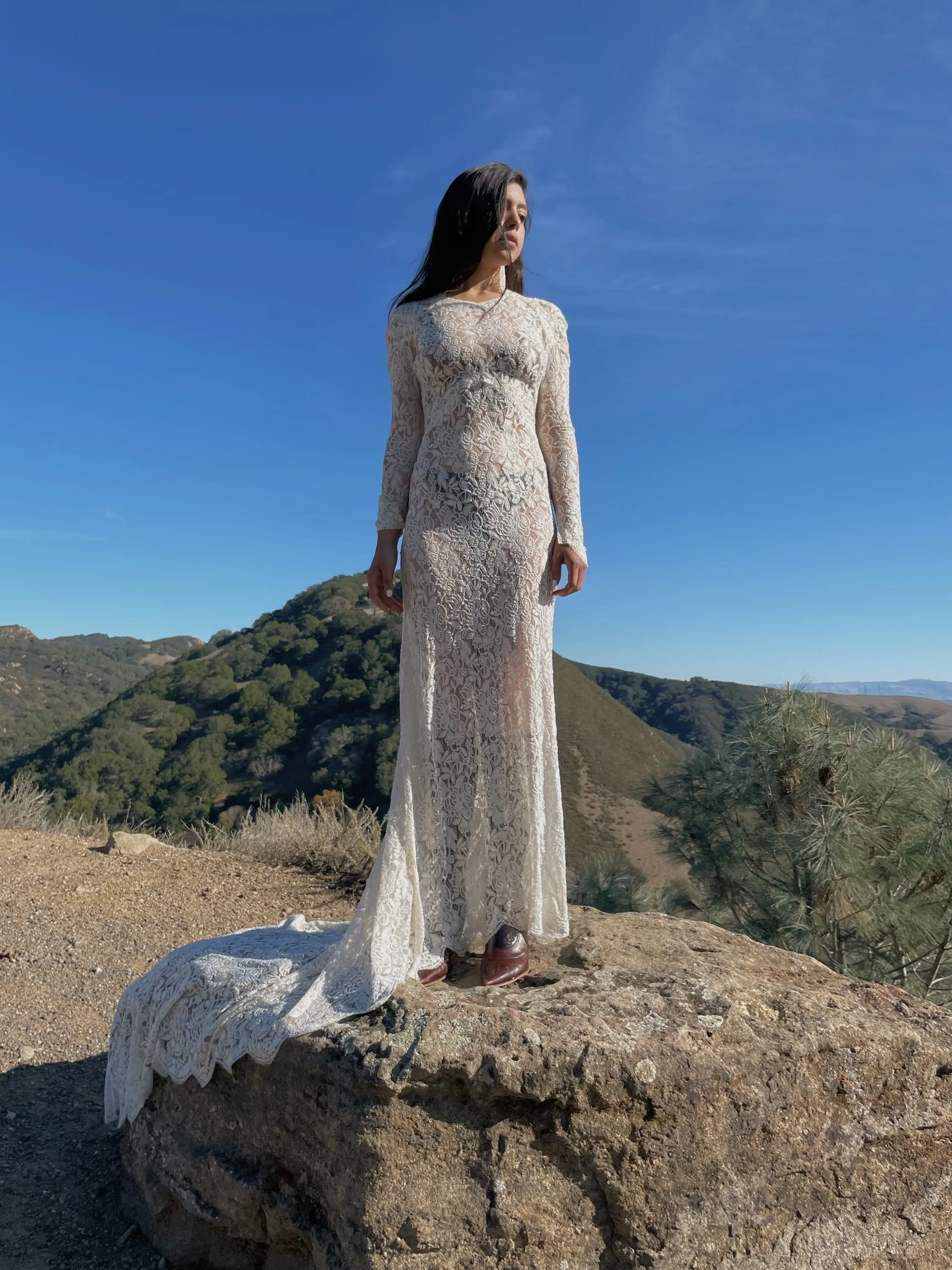 1930s Ivory Lace Button Back Trained Wedding Gown