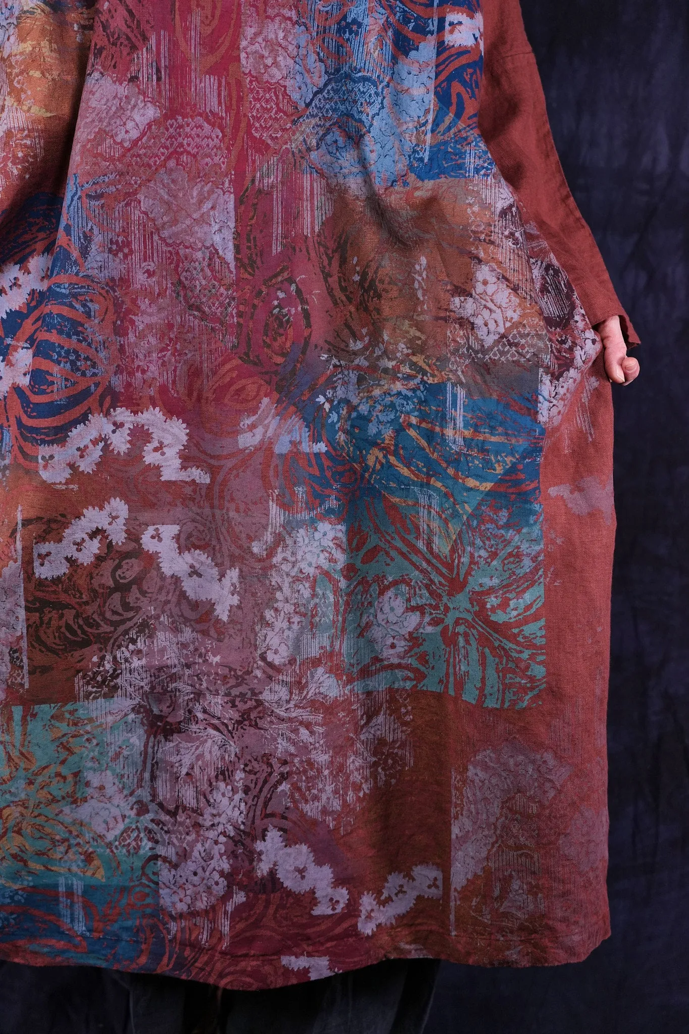 2210-2 Gallery Dress Henna-P