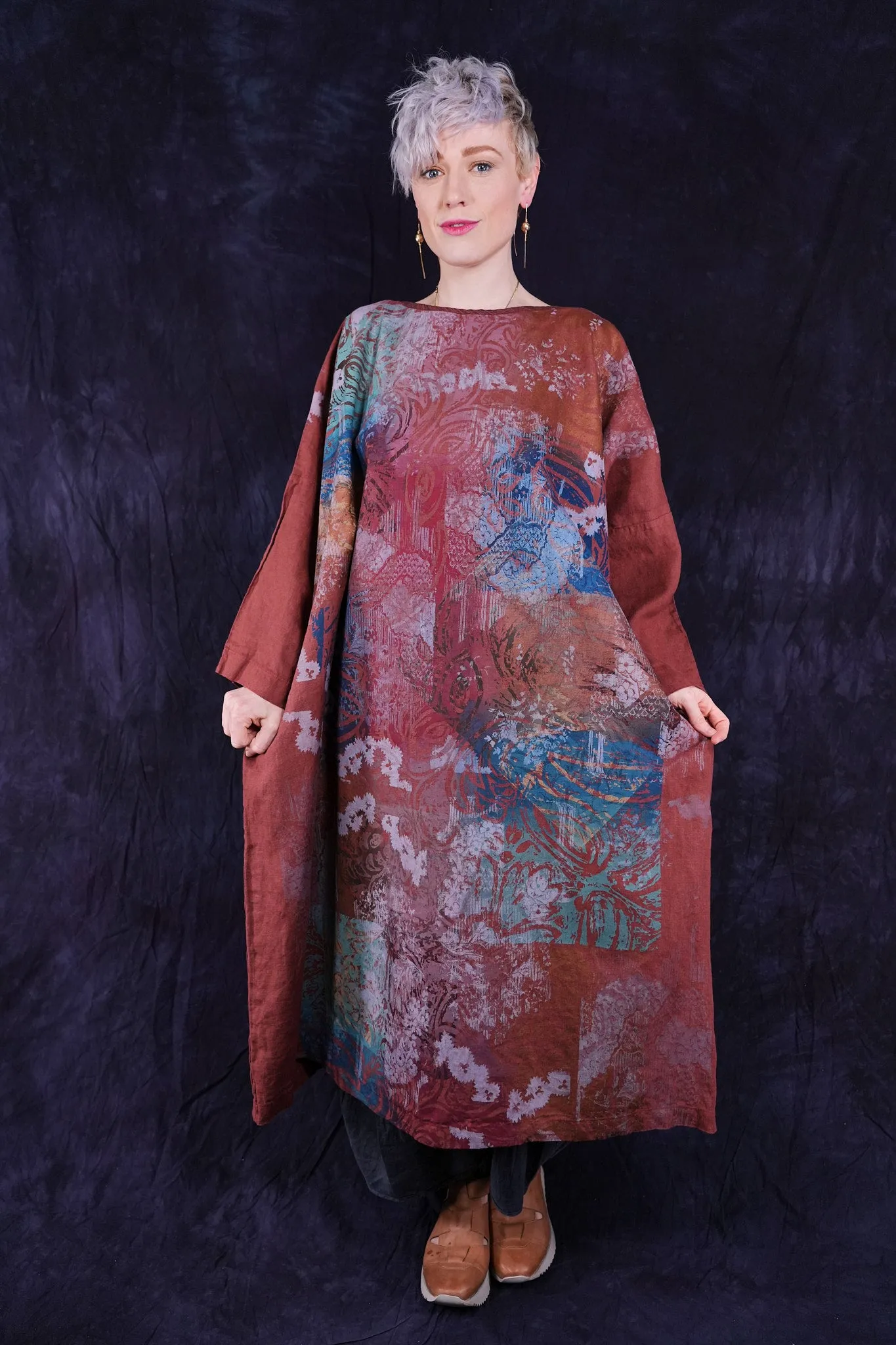 2210-2 Gallery Dress Henna-P