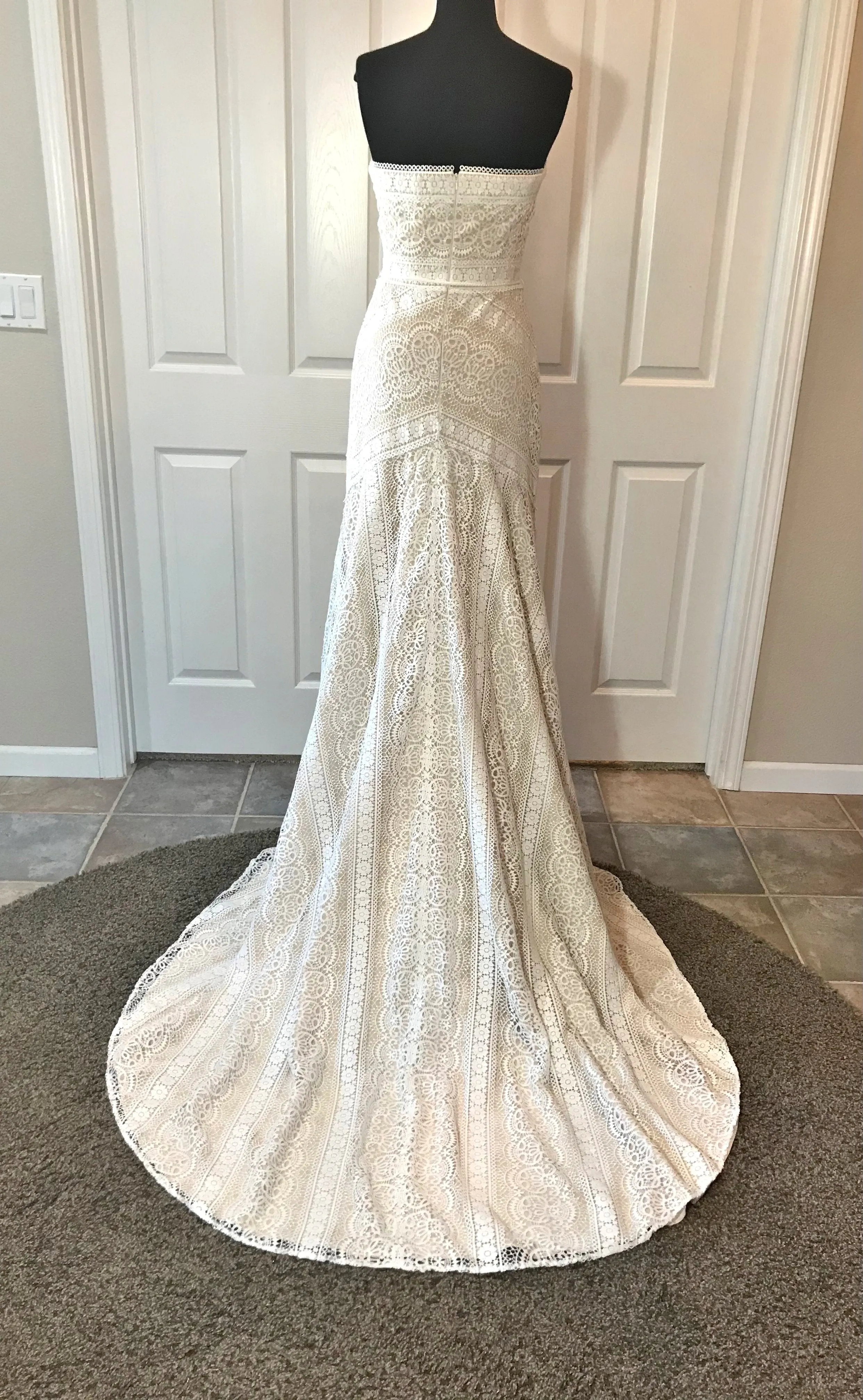 Agness by Ariamo Bridal