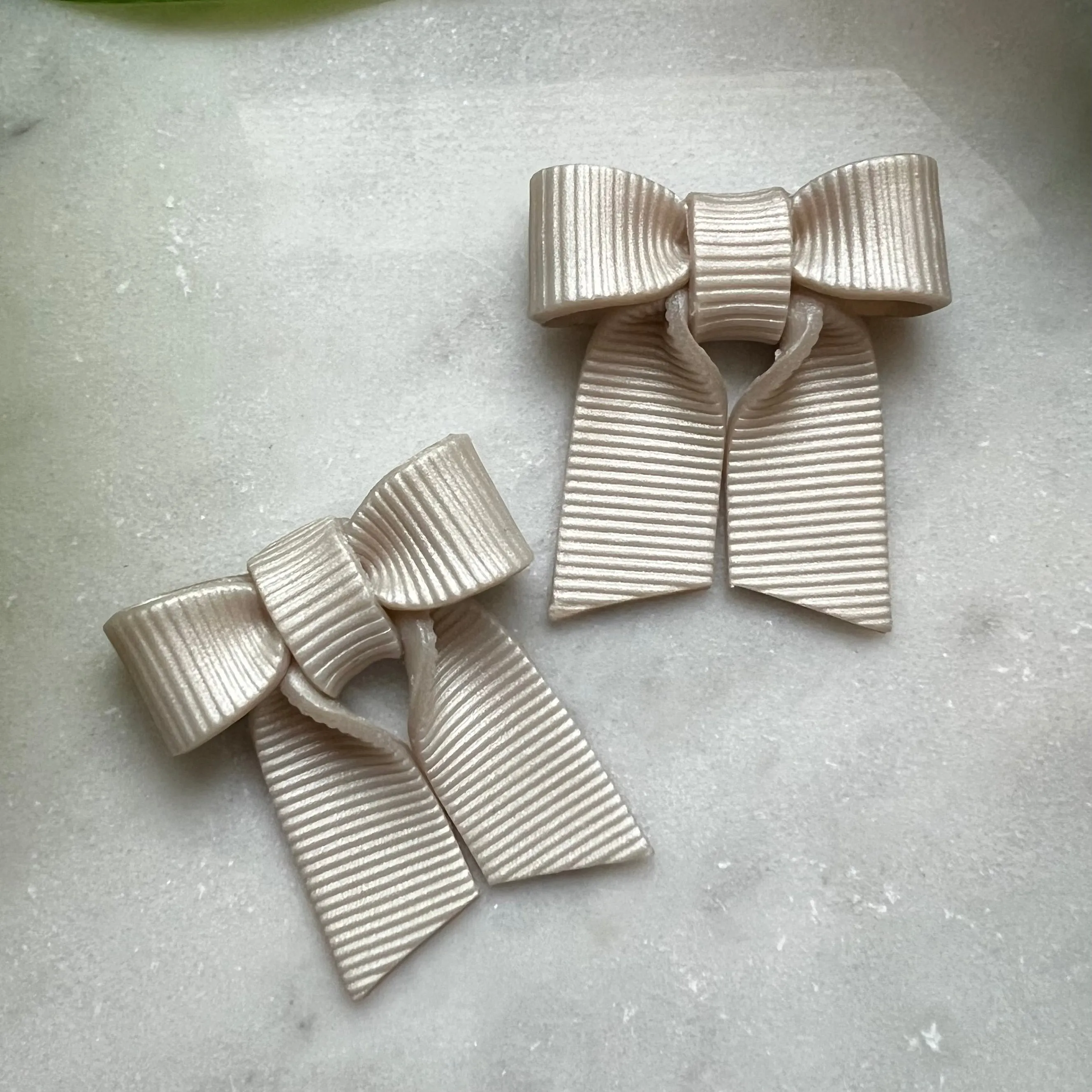 Bow Solid Color