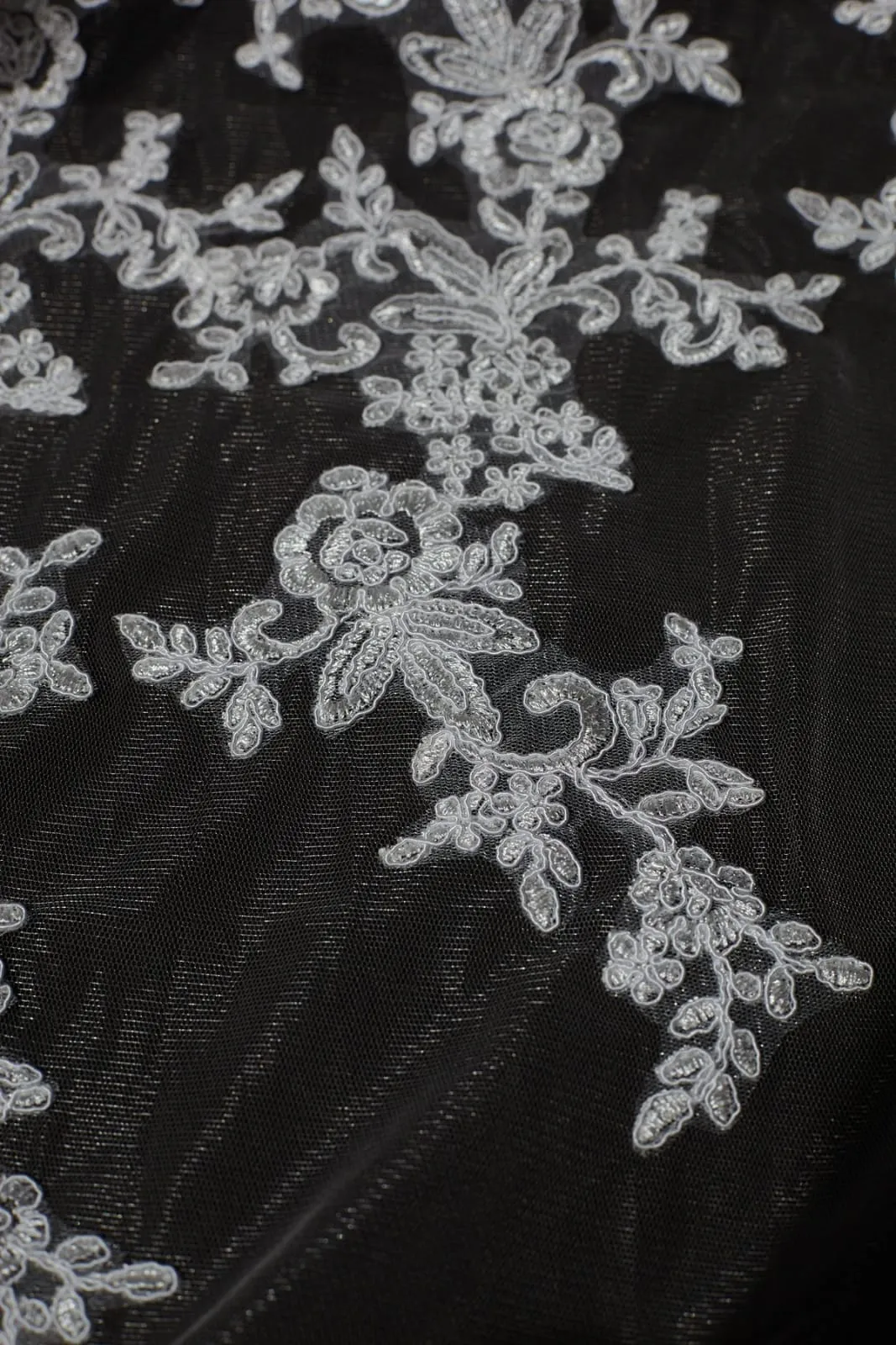 Cathedral Long Length Lace Appliques Wedding Veil