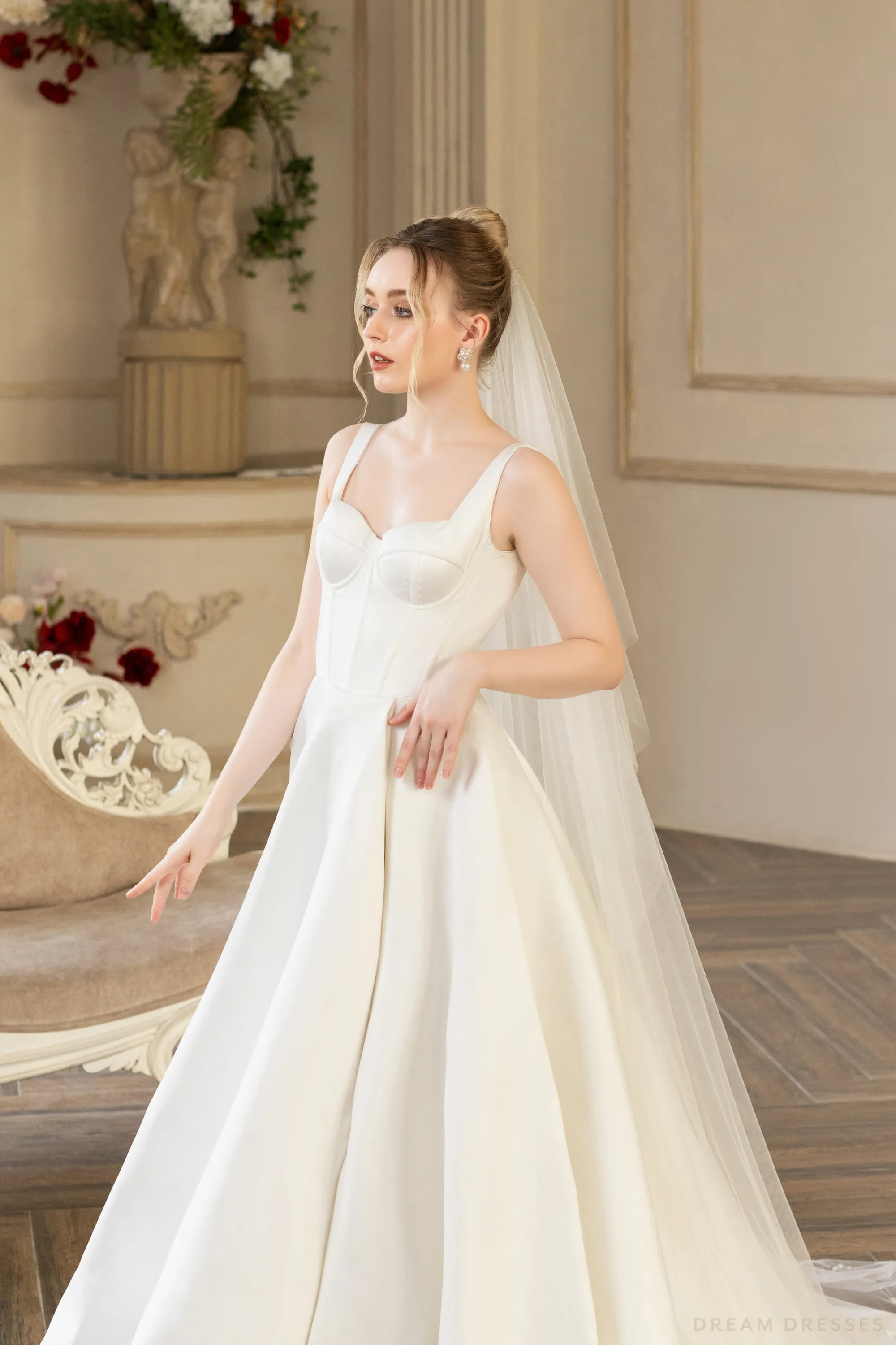 Couture Bridal Veil with Floral Lace (#DIANDRA)