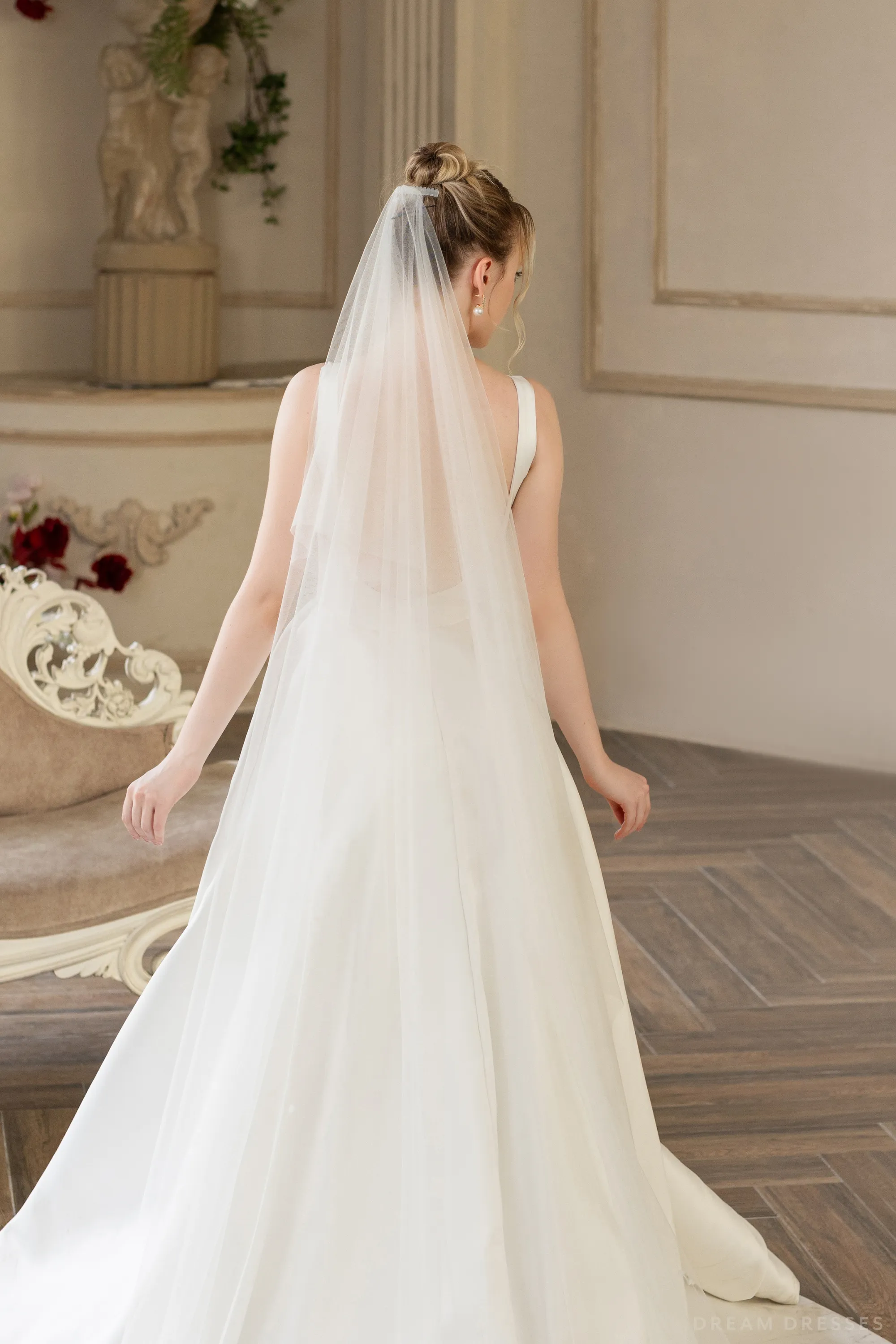 Couture Bridal Veil with Floral Lace (#DIANDRA)