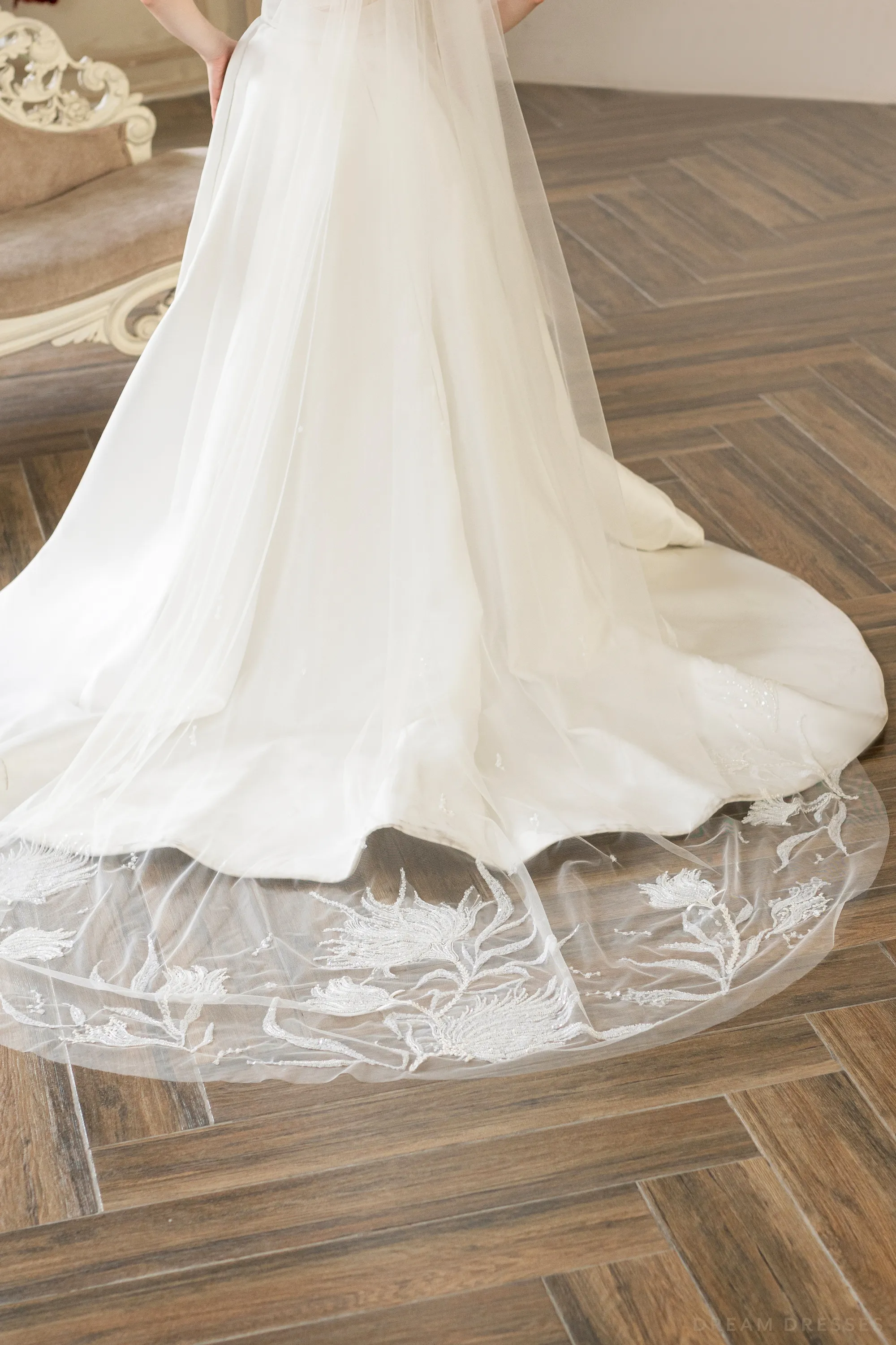 Couture Bridal Veil with Floral Lace (#DIANDRA)