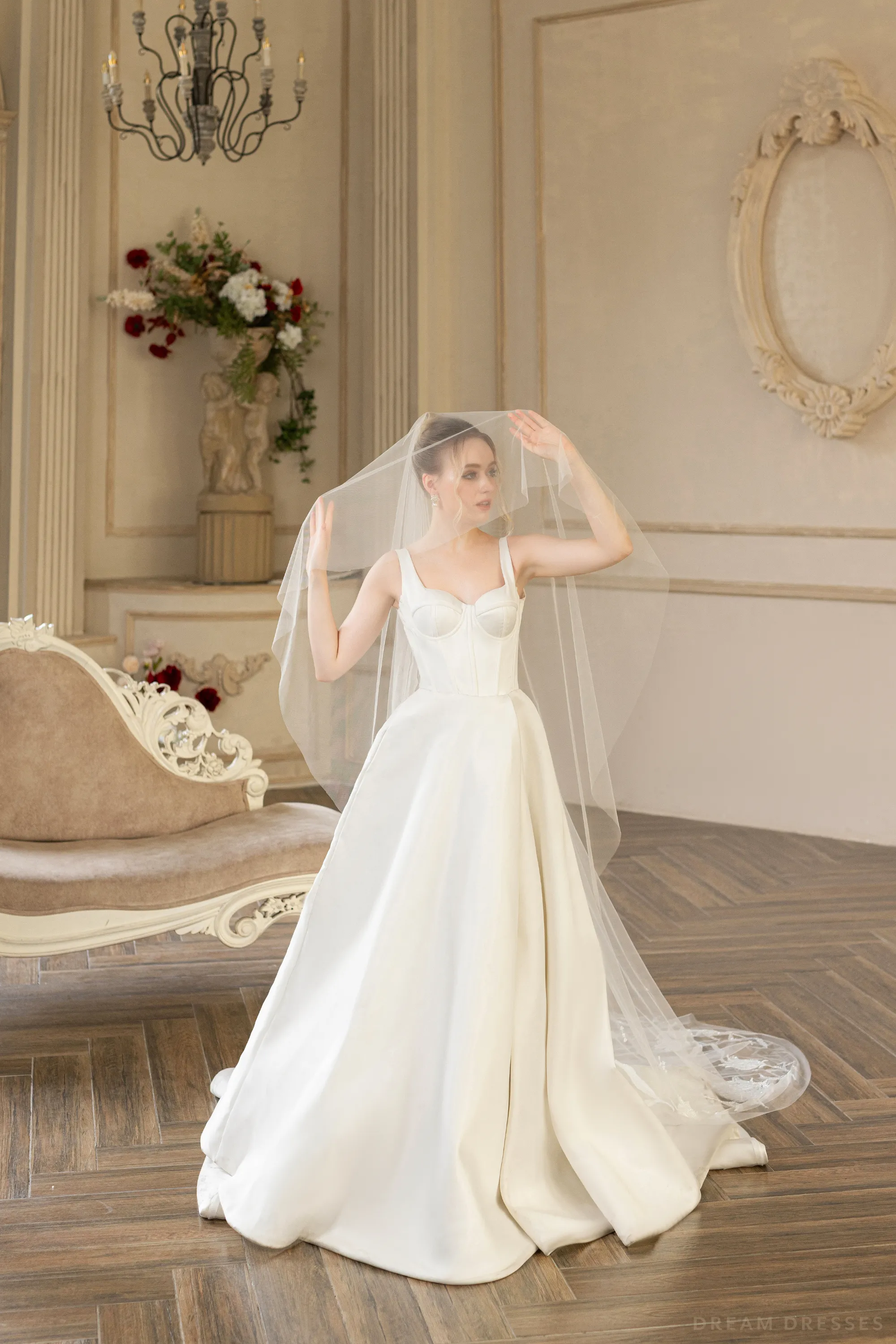 Couture Bridal Veil with Floral Lace (#DIANDRA)