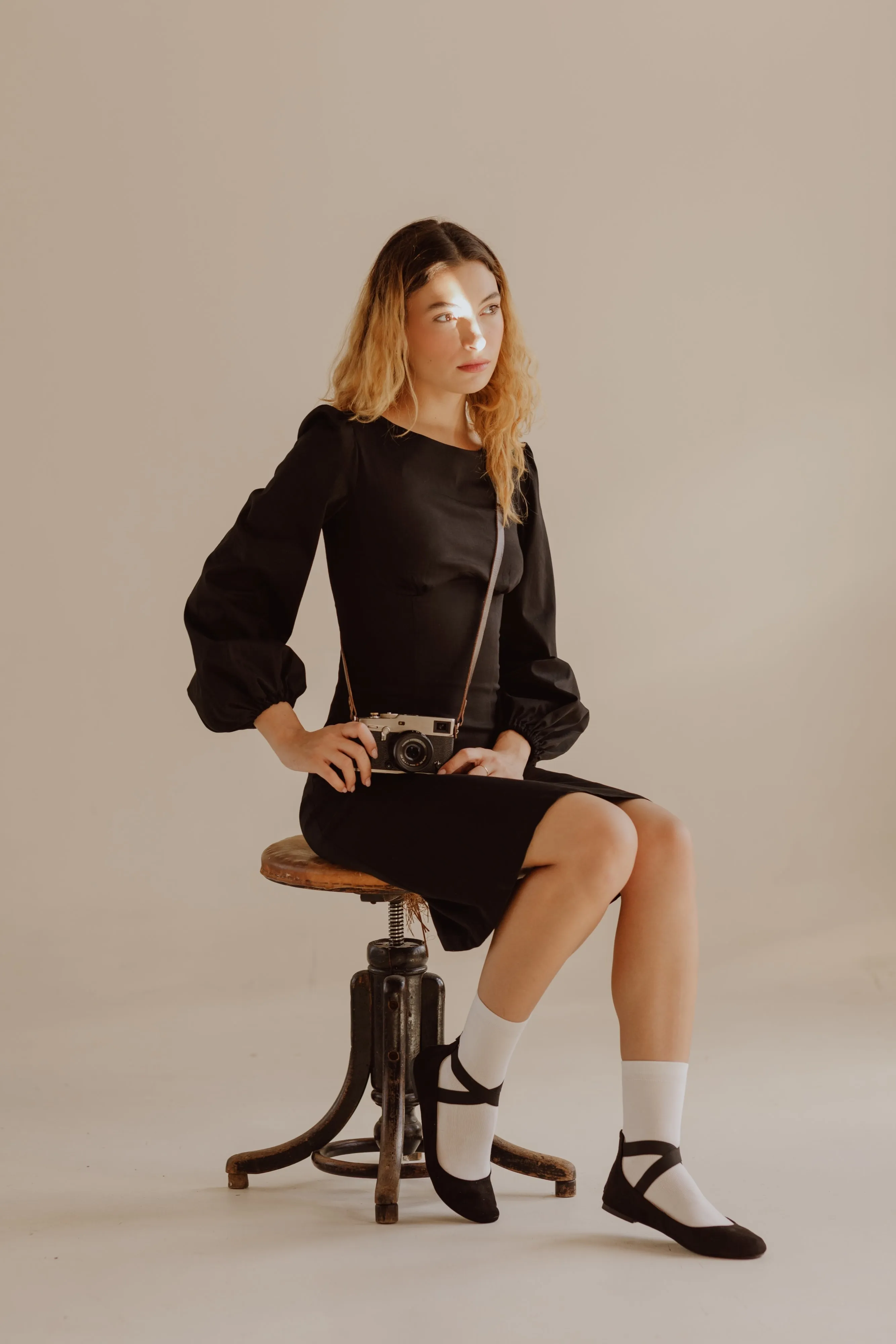 Daphne Midi Dress with Bust Seam Detail and Blouson Sleeves / Black Cotton