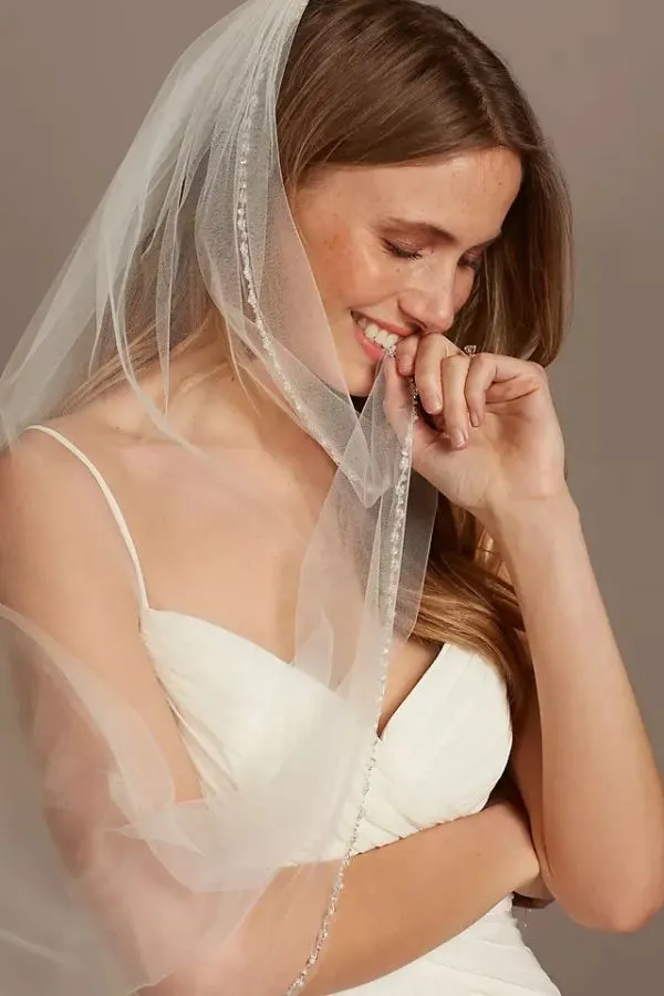 David's Bridal Size 90" WPD27156 Ivory Veil