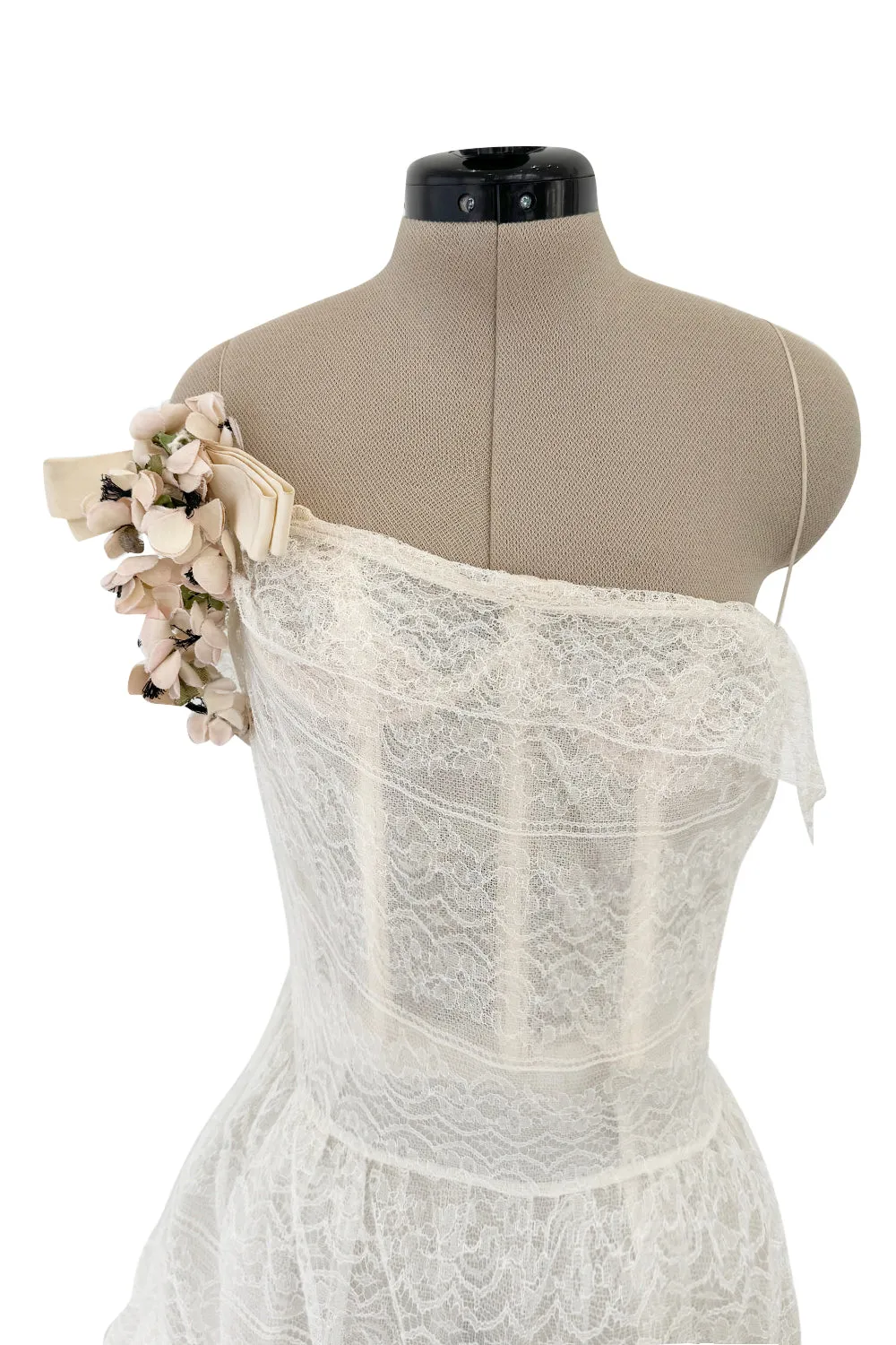 Fall 2008 Roberto Cavalli Runway Look 38 Lace Cream Dress w Floral Shoulder Detail