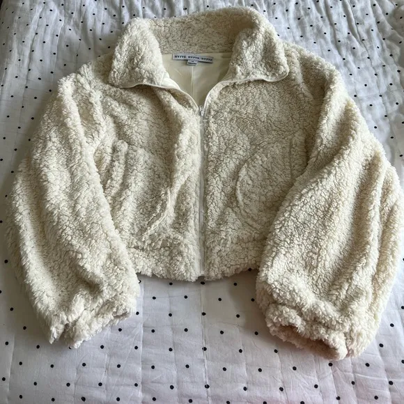 🌺HP🌺 NWOT HYFVE HYFVE HYFVE Soft Ivory Jacket since M
