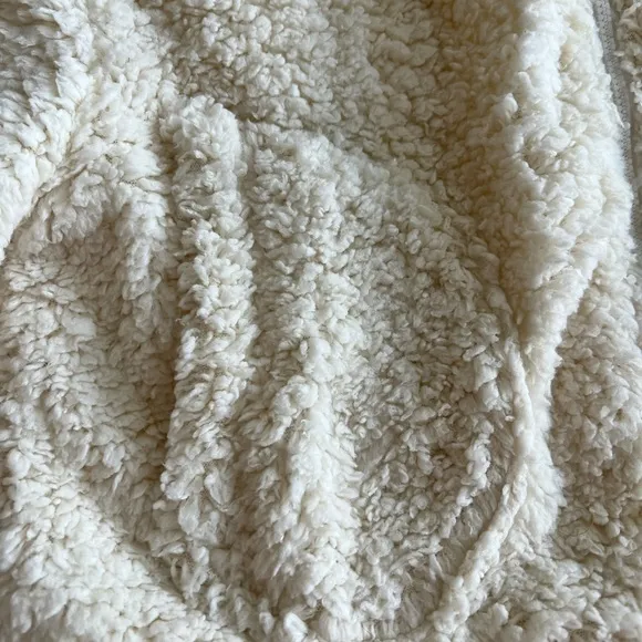 🌺HP🌺 NWOT HYFVE HYFVE HYFVE Soft Ivory Jacket since M