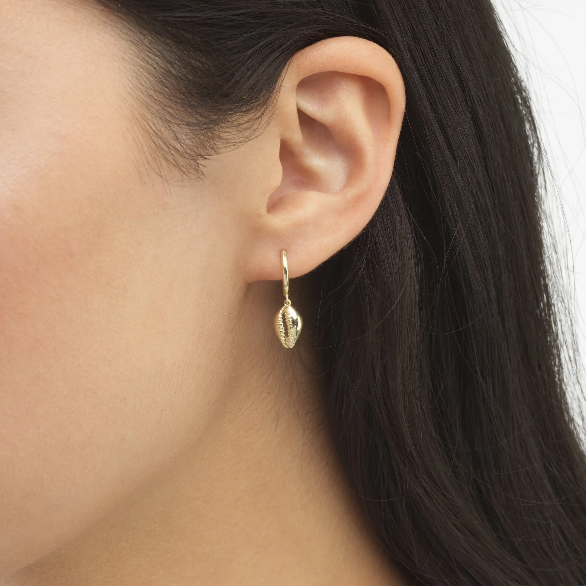 Mini Shell Huggie Earring 14K