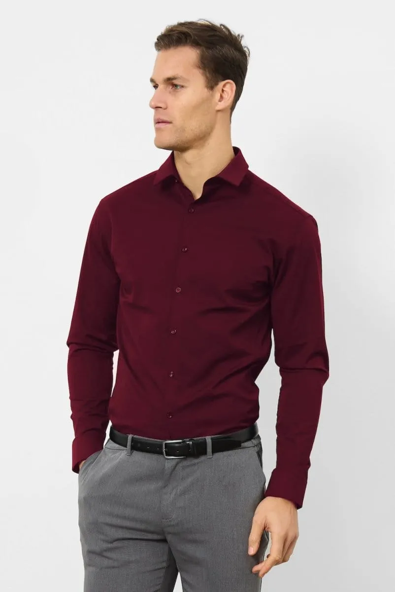 Muscle Fit Dress Shirt in Burgundy
