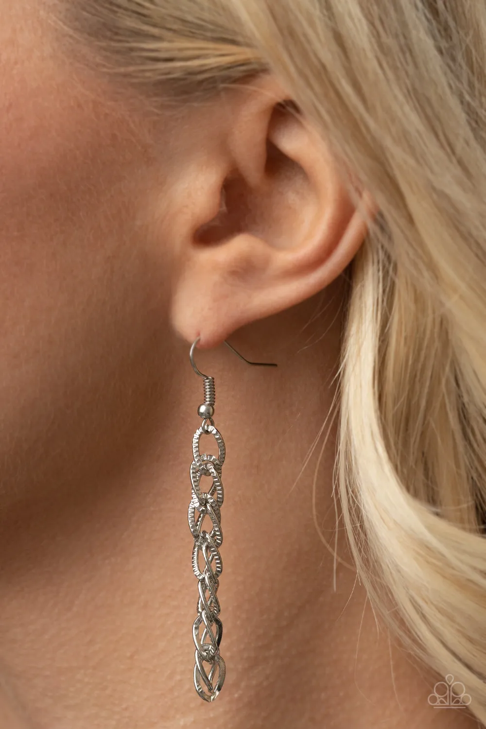 Paparazzi - Chain of Champions - Silver Necklace