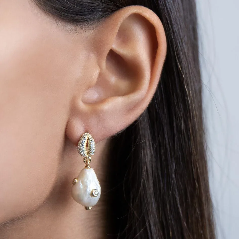 Pearl Shell Stud Earring
