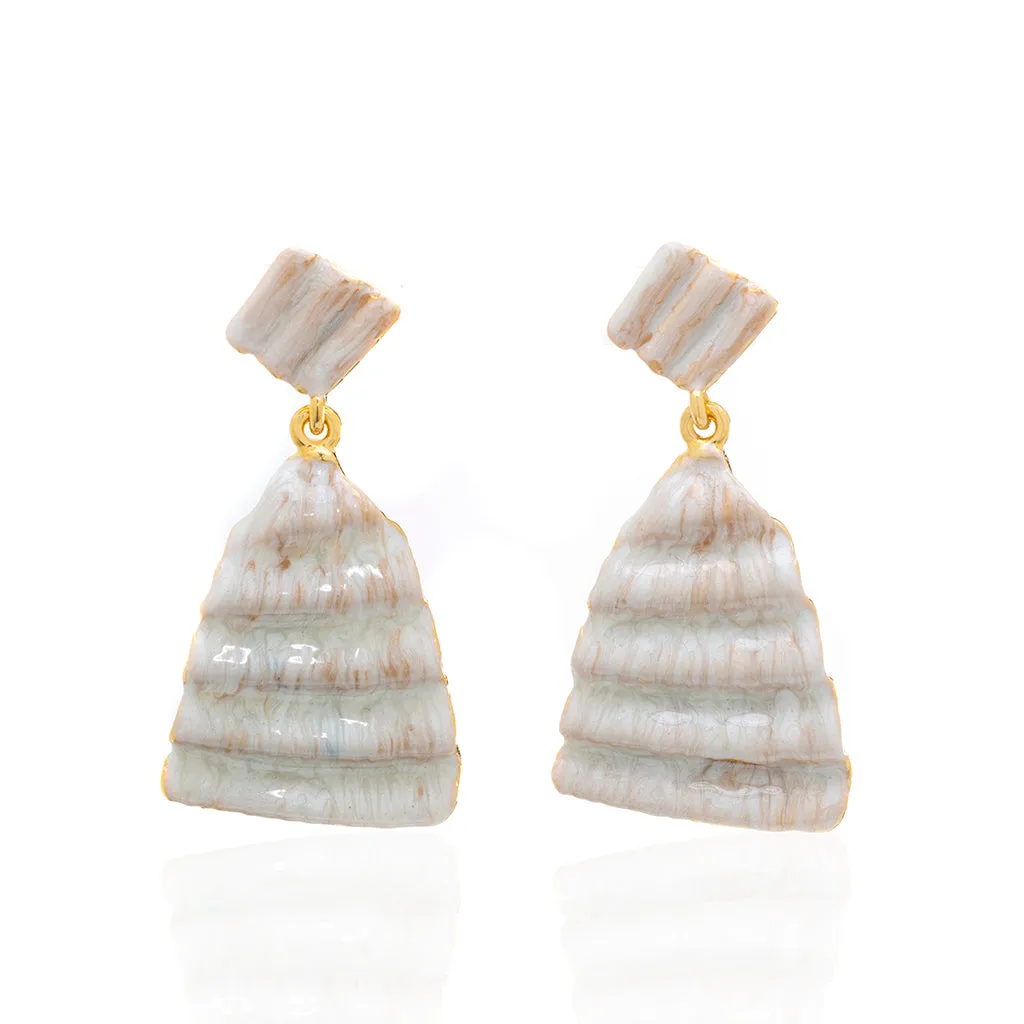 Ridged Shell Drop Triangular Earring Beige
