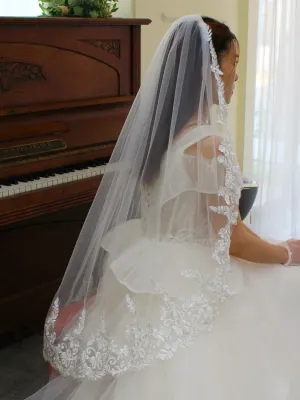 Roycebridal Lace Appliqued Mantilla Veils Fingertip Length V686