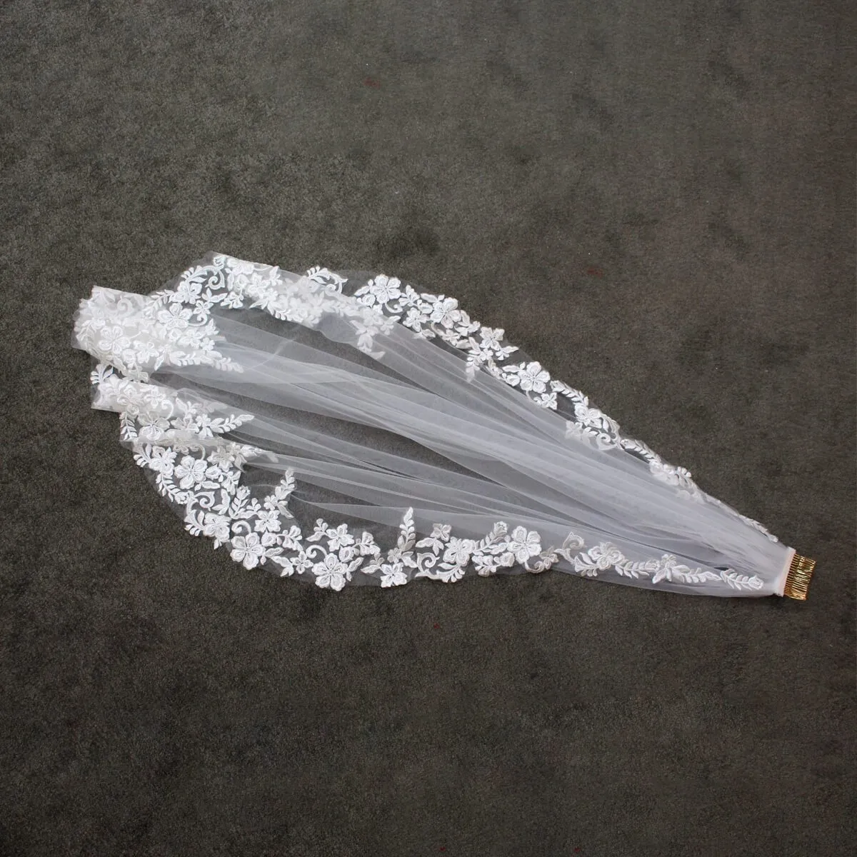 Roycebridal Lace Appliqued Mantilla Veils Fingertip Length V686