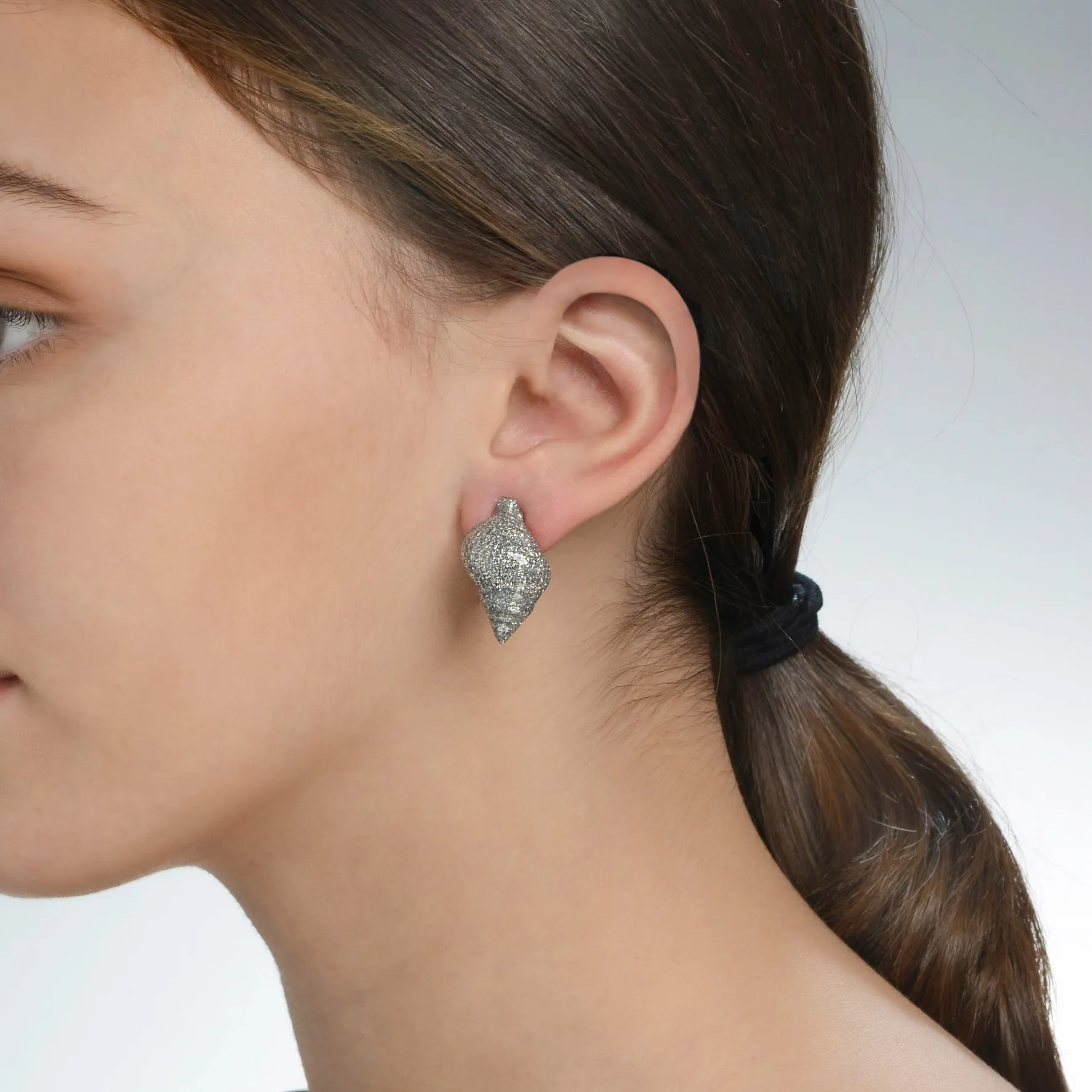 Silver Stardust Shell Earring