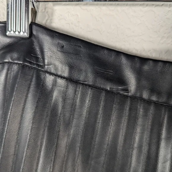Trouve Women’s Black Faux Leather Pleated A-Line Full Midi Skirt Size S