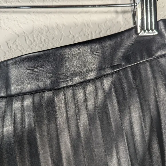 Trouve Women’s Black Faux Leather Pleated A-Line Full Midi Skirt Size S