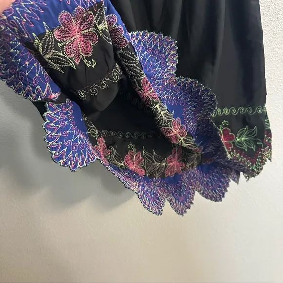 Urohs en Pohnpei (Pohnpeian skirt) Pohnpei Island Embroidered Skirt Floral