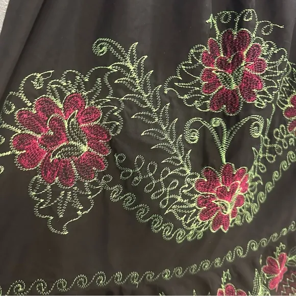 Urohs en Pohnpei (Pohnpeian skirt) Pohnpei Island Embroidered Skirt Floral