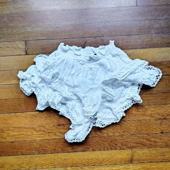 YLLW Yellow the Label High Waisted Ruffle Shorts Size XS White Beach Festival